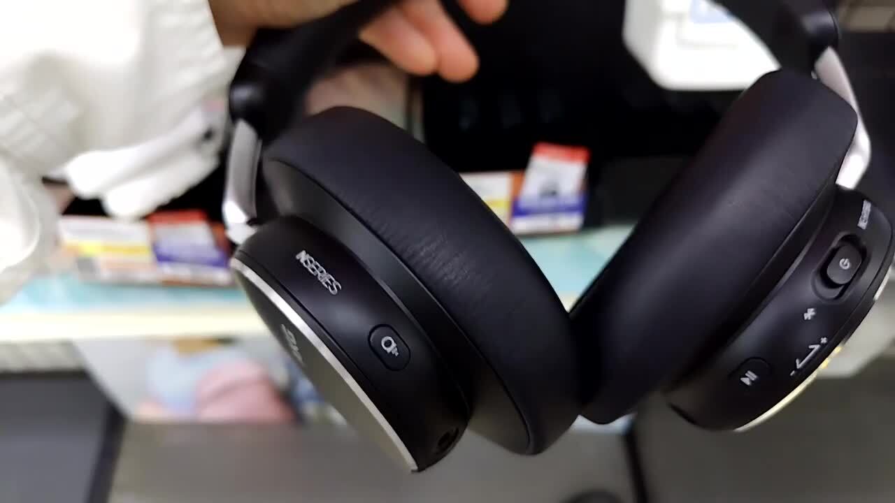 AKG アーカーゲー N9 Hybrid ワイヤレスヘッドホン ブラック AKG N9 Hybrid | Wireless over-ear noise cancelling headphones
