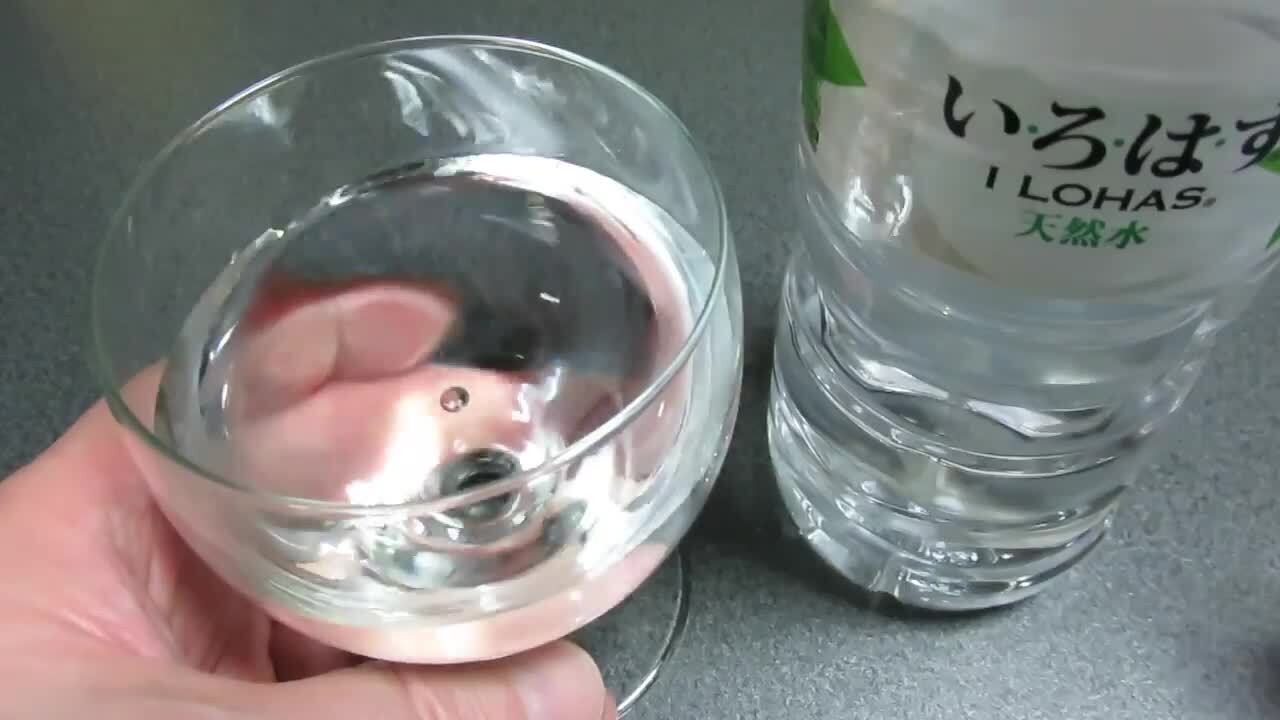 いろはす555mlですけどね！』 日本コカコーラ い・ろ・は・す(ILOHAS