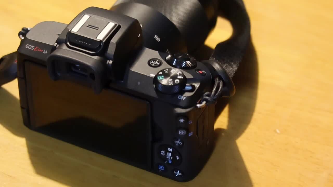 CANON EOS Kiss M EF-M15-45 IS STM レンズキット [ブラック