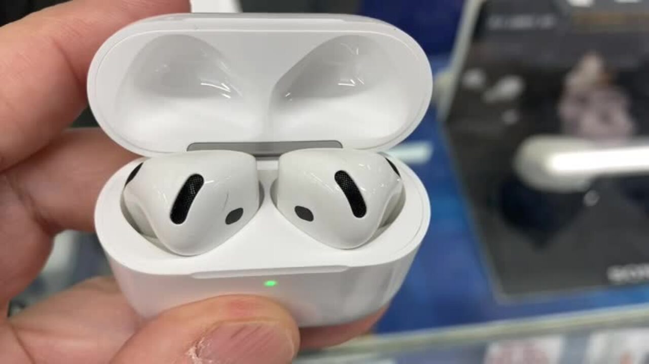Apple AirPods 4 アクティブノイズキャンセリング搭載モデル MXP93J/A