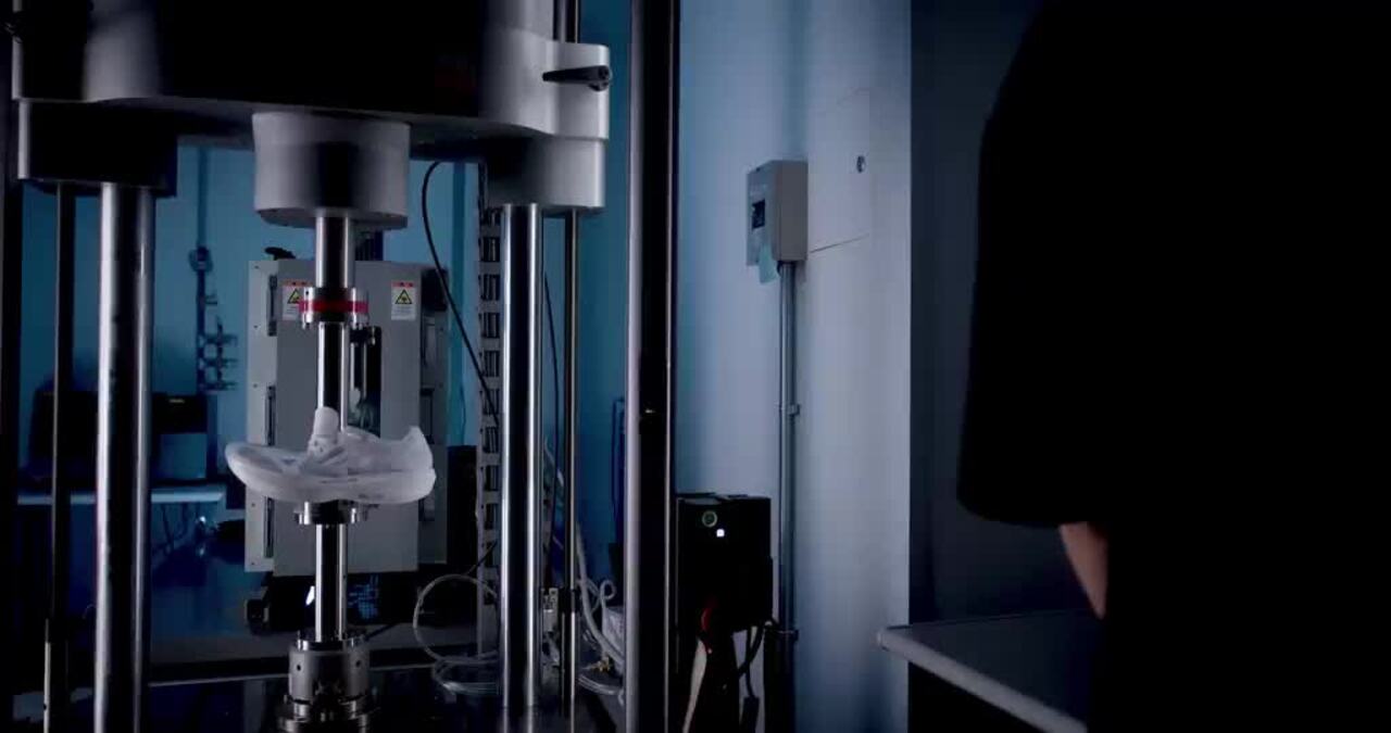 ミズノランニングシューズ最新モデル。2025年12月2日、解禁