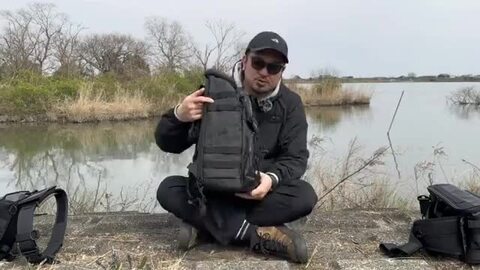 【関税込み】BY FAR ブラック Larry スリッパ BY FARのブラック Larry スリッパがセール中