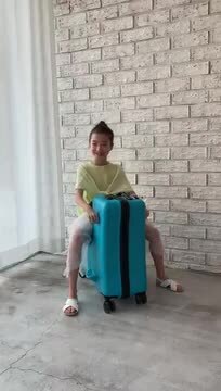楽天市場】【クッション付き】スーツケース Mサイズ 子どもが乗れる 