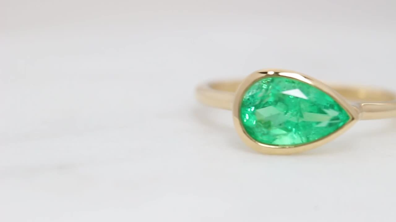 ゴールドリング エメラルドストーン付き 6g ゴールドリング エメラルドストーン付き 6g ゴールドリング
