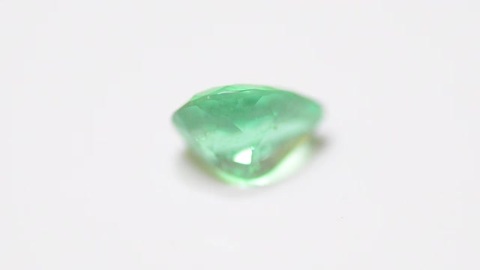 天然石ルース（裸石）・エメラルド/オーバル【6×4mm】ファセット