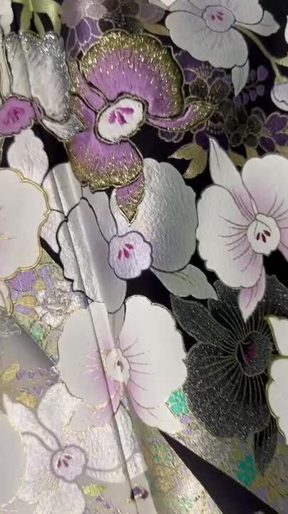 大人の可憐を演出。エレガントな「胡蝶蘭(こちょうらん)と熨斗」｜着物