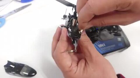 楽天市場】100g未満 安定性抜群 初心者向けヘリ Esky F150V2 + 楽天市場】100g未満 安定性抜群 初心者向けヘリ Esky F150V2 +