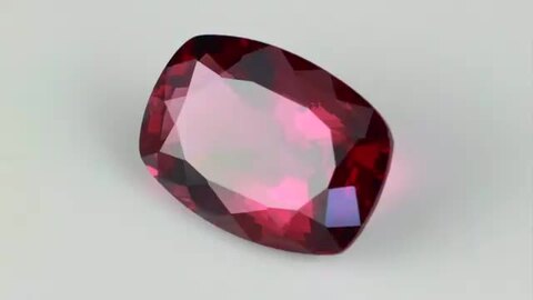 Radiant Kiriko Cut®︎】躍動する光の幻想 1.8ct 天然 ロード
