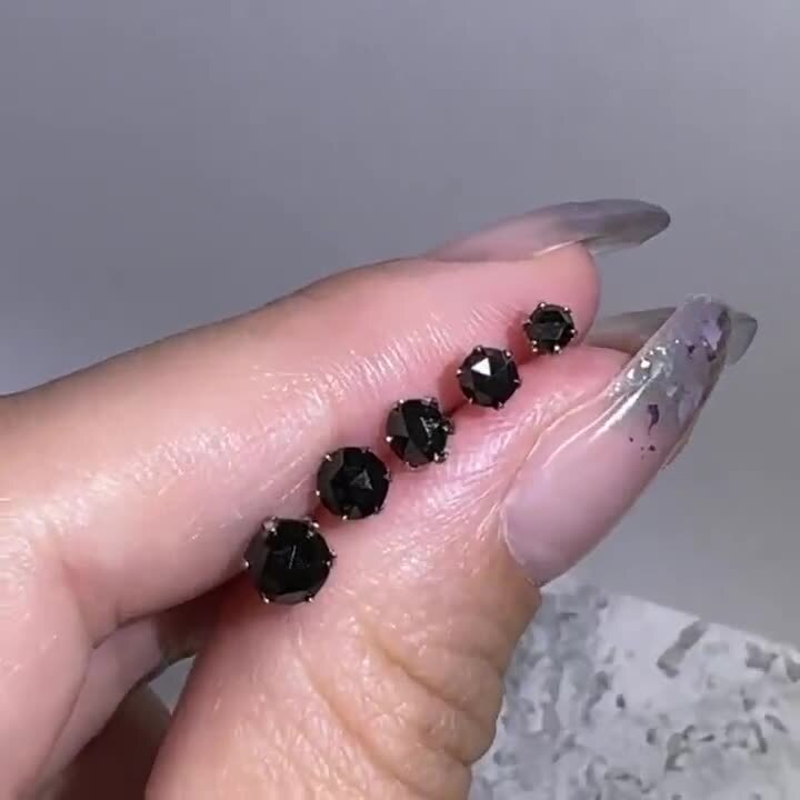 楽天市場】【両耳/片耳/5サイズ】ブラックダイヤモンド ピアス