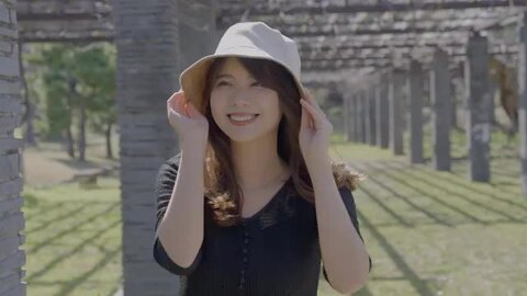 【新品未使用】HIANDハイアンド　前下がりリボン付きハット　麦わら 別倉庫からの配送】 HIAND - 前下がりリボン付きハット 今年も
