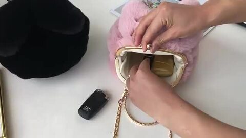 muva ムーバ 可愛い ふわふわ ミニバッグ 3色 ハンドバッグ ハンドバッグ レディース キューブバック バッグインバッグ付き