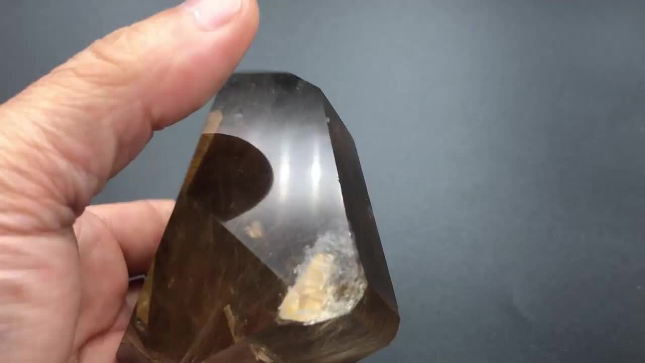 天然　高品質　ゴールドルチル　フリーフォーム　ポリッシュ 希少/ありそうでないエッグ型】ゴールドルチルクォーツ エッグ