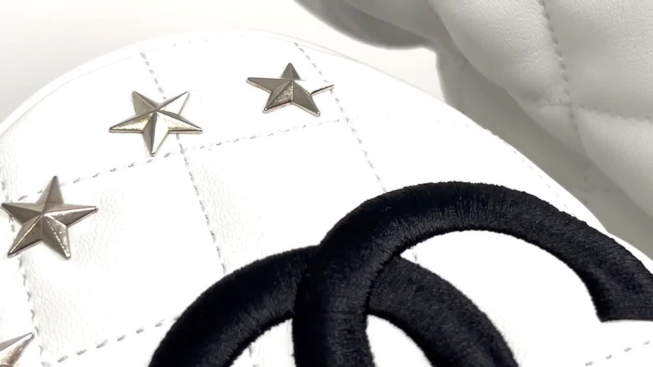 難あり★コモコーメ★ヘッドカバー3点セットDR FW×2 シルバー銀 ホワイト白 難あり☆コモコーメ☆ヘッドカバー3点セットDR FW×2 シルバー銀