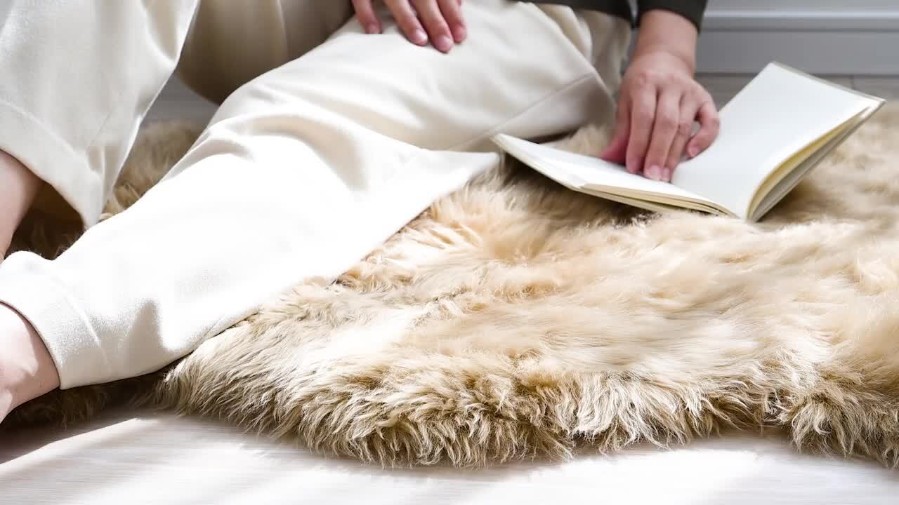 ①天然ムートンラグ　羊毛100% 1.5匹 ホワイト色　未使用 洗えるムートン ラグ 1.5匹サイズ 長毛タイプ ニュージーランド