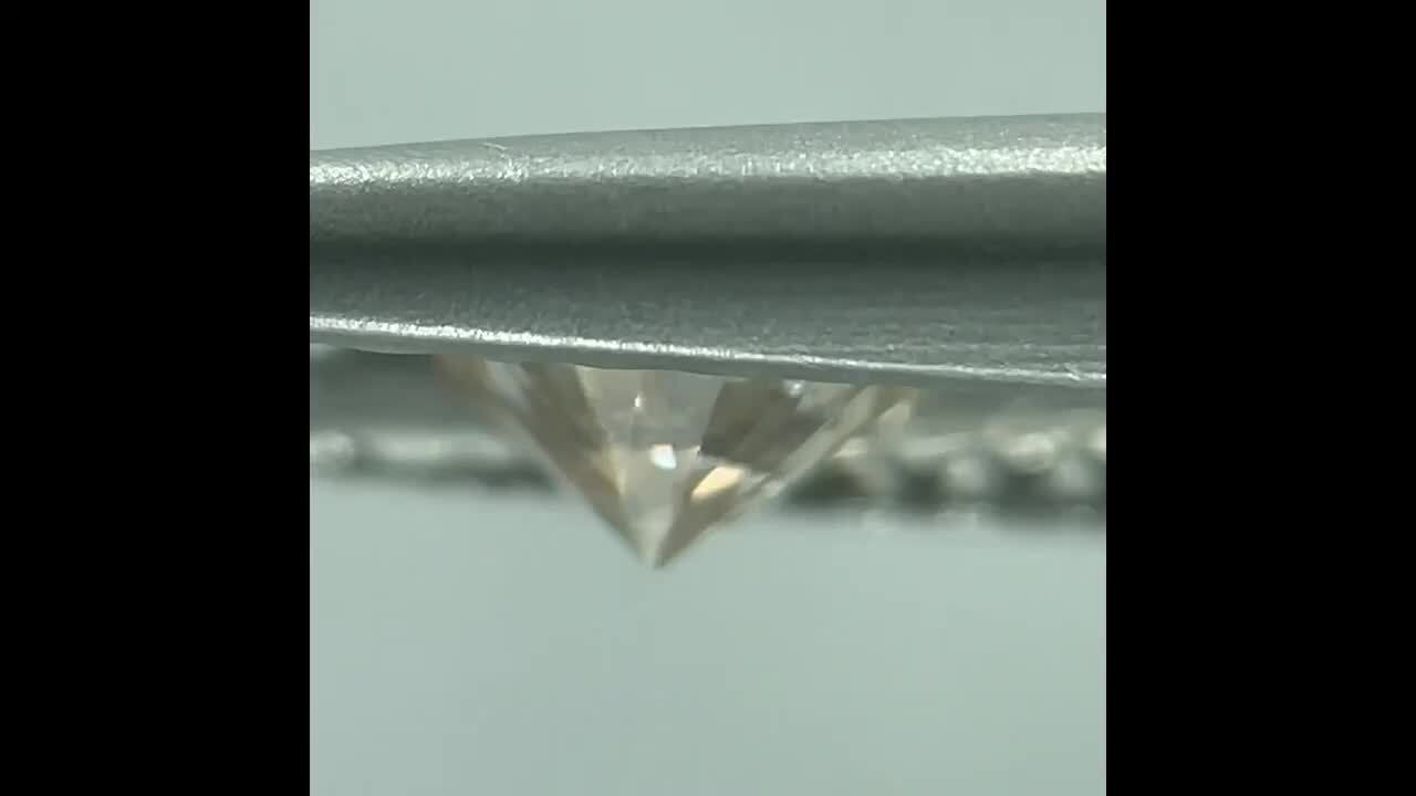 ブラウンダイヤモンド 振っ ルース 0.389ct LIGHT BROWN SI2 GOOD