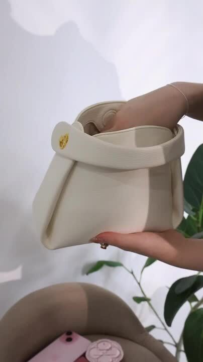 韓国デザイン PUレザー モード シャーリング ディテール BAG 楽天市場】【期間限定→3,850円】【お得クーポン配布中