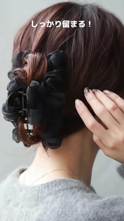 シンプルなのにオーラがある\tHermes\tRoulis GM ヘアクリップ オーガンジーフラワースリムバンスクリップ - ヘアアクセサリー