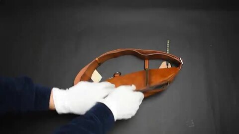 ☆新品 エイトボア 本革ボディーバッグ keyホルダーフック付き ☆新品 エイトボア 本革ボディーバッグ keyホルダーフック付き