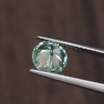 楽天市場】【合成石・ルース】 合成ブルーモアッサナイト０．９５CT