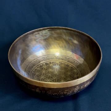 ① ゴールドシルバー　シンギングボウル　　18cm 楽天市場】【一点物】シンギングボウル セブンメタル 直径約24