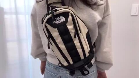 新品未使用 ノースフェイス ビッグショット ワンウェイ ボディバッグ ブラック色 セール】国内未発売 THE NORTH FACE(ザ・ノースフェイス)/軽量