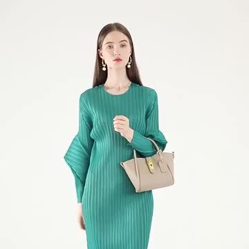 楽天市場】【送料無料！】【3色】シルクスカーフ付き 2WAY本革