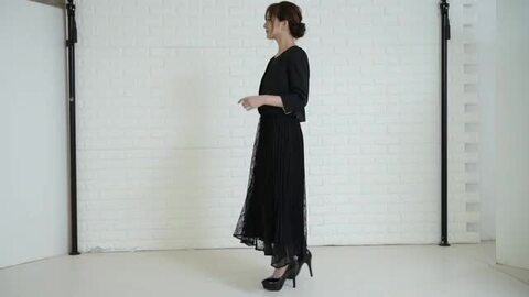 【美品】フラメンコ衣装☆黒✕赤　ボレロタイプツーピース（3点セット） 美品フラメンコ衣装セパレートタイプペチコート付黄色ドット柄