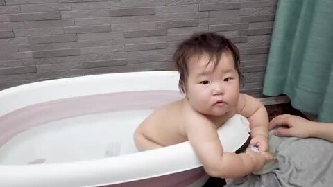 ベビーバス/アウトレット品 ベビーバス 折りたたみ ソフトタブ 折り畳み 止水栓 排水口 沐浴