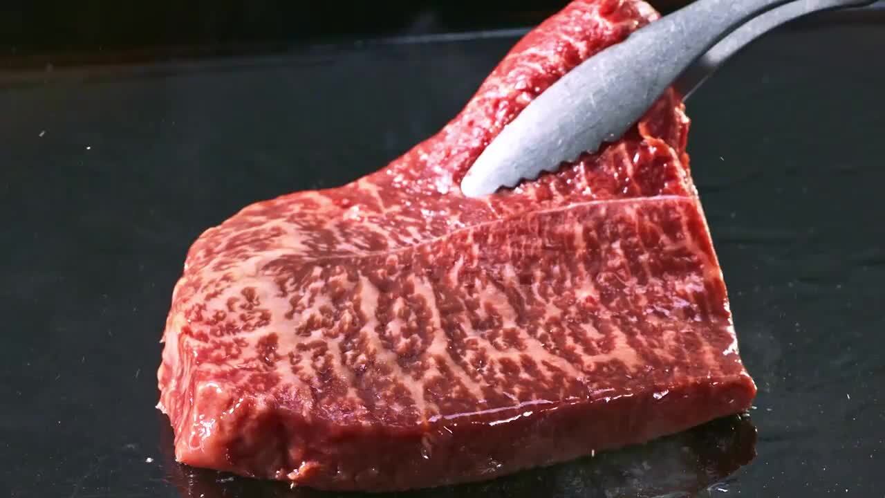 佐賀県産 黒毛和牛 贅沢 スライス すき焼き・しゃぶしゃぶ用 肩