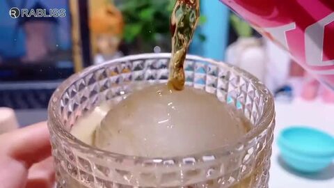 楽天市場】アイスボールメーカー 4個送料無料 製氷器 丸氷
