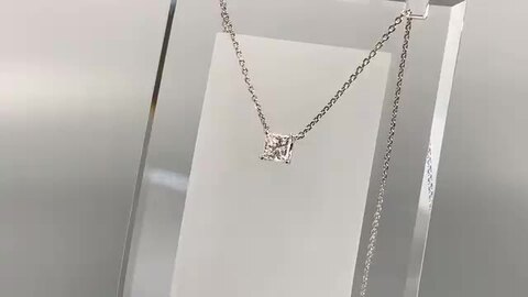 美品6/5まで価格pt 950 ギラギラダイヤモンド0.12ctペンダントトップ e09252fff3dd63feb37a792b8d6ed4