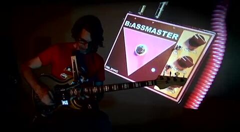 B:ASSMASTER ベースエフェクター Malekko B:assmaster [Bass Demo] - YouTube