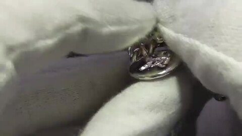 L V　赤と黒のパッチワークメタルブレスレット チェーン Louis Vuitton.赤と黒のパッチワークメタルブレスレット チェーン