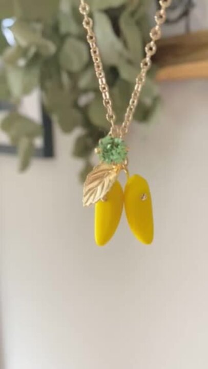 バナナネックレス BANANA FISH - レターモチーフネックレス | AMNIBUS