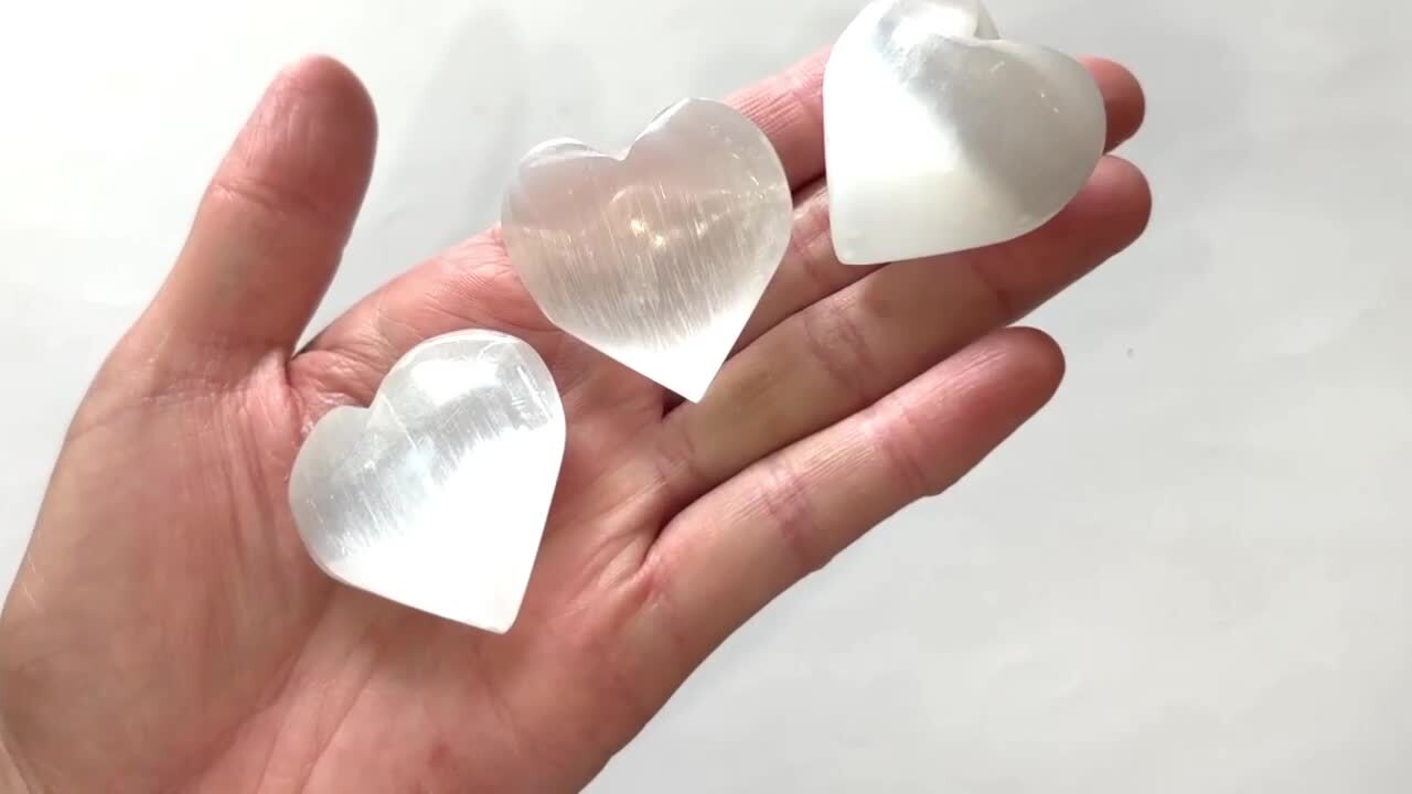 楽天市場】セレナイト ハート形 ポリッシュ モロッコ産 透石膏