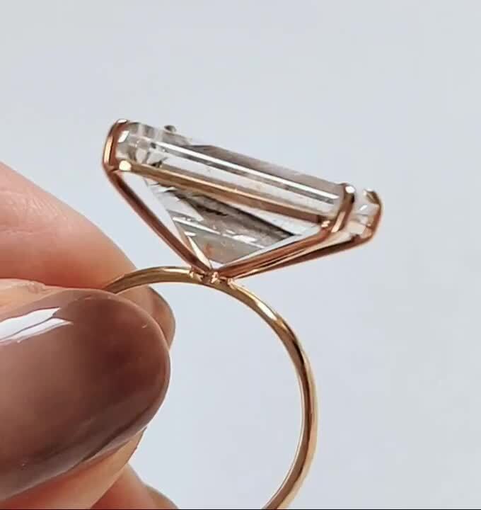 今年も話題の ♡特大ローズクオーツのキャンディリング♡ （プロのひらめき アクセサリー