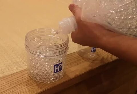 楽天市場 消臭剤 消臭ビーズ 詰め替え用 4 0kg 空容器セット 無臭 無香料 業務用 大容量 詰め替え用 部屋 ペット ゴミ箱 生ゴミ 置き型 車内 ロッカー 靴箱 トイレ 猫 カビ タバコ 尿臭 エアソフィア ハイパー ハル インダストリ 楽天市場店