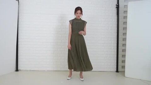 【LK BENNETT】ハーレー グリーン クレープ マキシドレス Harley Green Crepe Maxi Dress With Button Front
