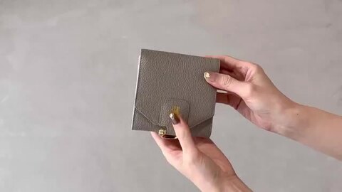 ATAO ロトロ　グレージュ　 レザー 二つ折り財布 ゴールドロゴ ATAO ロトロ グレージュ 二つ折り財布