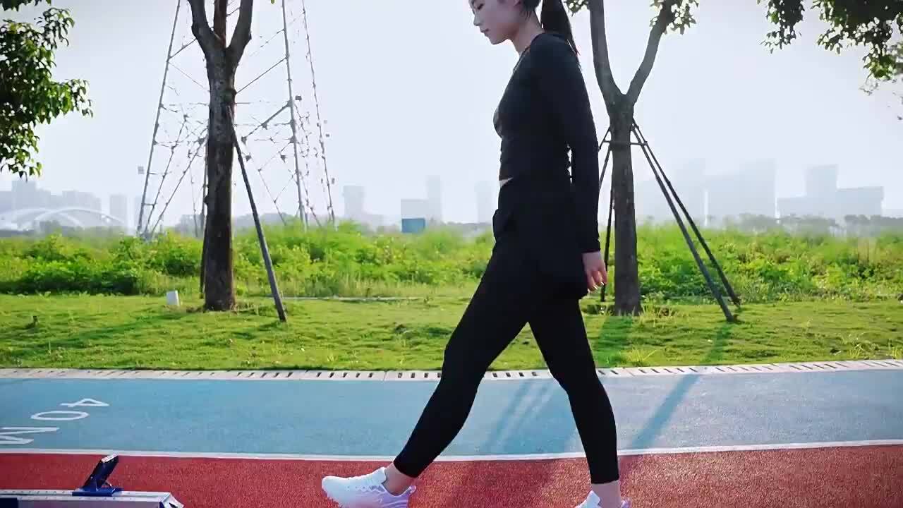 世界陸上　ボランティアシューズ　新品　26.5センチ 2094 世界陸上100メートル金・セビル選手の選択に見る、フィット