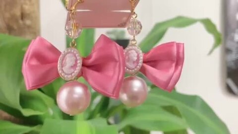 楽天市場】カメオ付サテンリボンBIGパールピアス/イヤリング