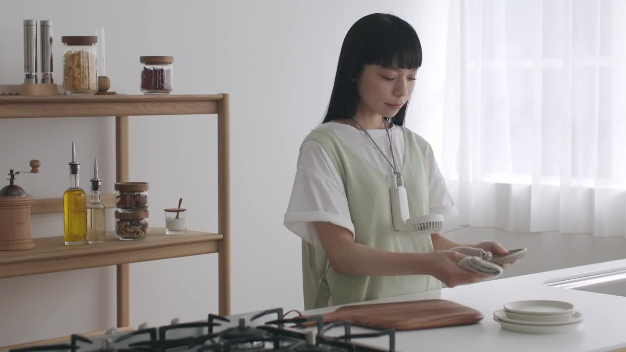 【新品未使用に近い】ソニー ハンディカム ノベルティ クッション付ブリキ缶チェア peltier_01.jpg