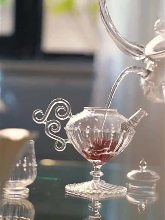 作家 ティポット、ワイングラス、 アンティークガラスドレッシング入れ台付き 作家 ティポット、ワイングラス、 アンティークガラスドレッシング入れ