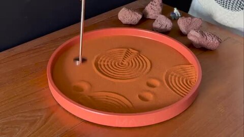 石の置物 山の形をした飾り石
