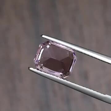 グリーンクンツァイト（約11mm）‼️ ワケあり！※ クンツァイト 約7.7×5.8×厚み4.5mm 1.460ct