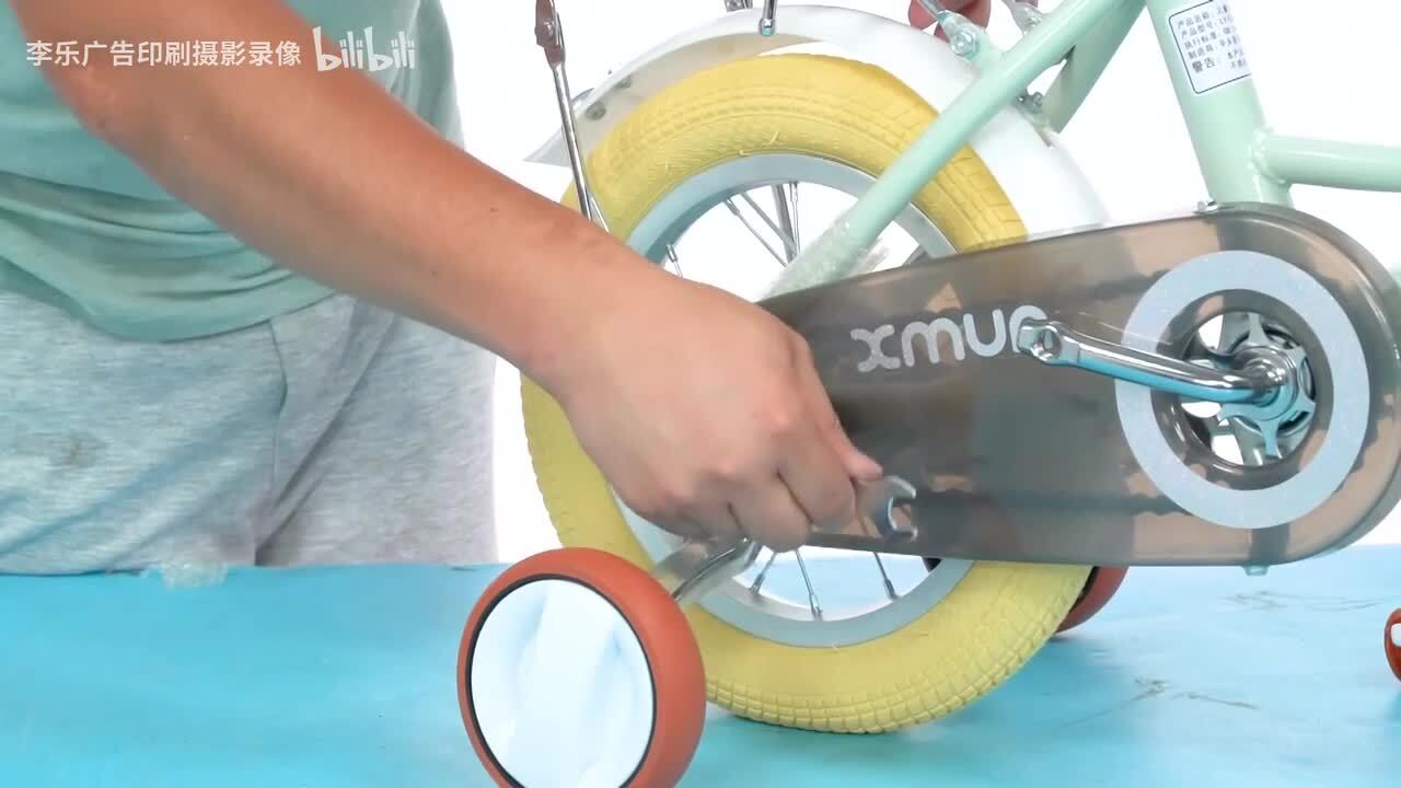 子供用自転車 キッズバイク12 14 16 18インチ 幼児用 補助輪付き 誕生日プレゼント バランス感覚養成 シート/滑り止めハンドル 高さ調節可能YO-E-8 子供用自転車 12-14-16-18インチ スチールフレーム可愛いプリンセス