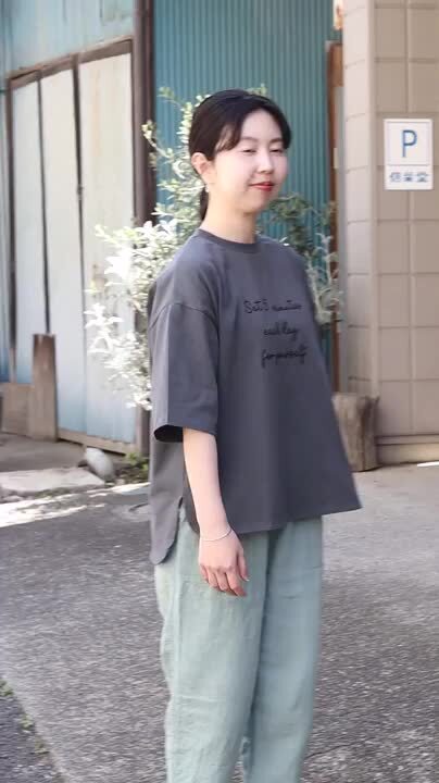 新品◆ガウディ◆ふっくらレース袖＆ビジューロゴ！黒コットンストレッチＴシャツ！S お薦め”ガウディ◇可愛いレース袖＆ビジューロゴ！黒コットン