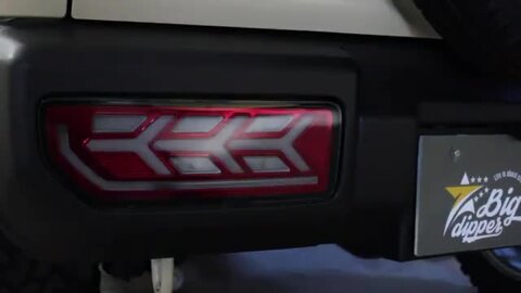 ブラウン ストラップ付きクロップトップ タートルトレーディング / レザーストラップ ショート(ブラウン)