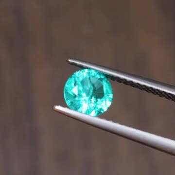 楽天市場】【合成石・ルース】 合成パライバベリル０．７５CT