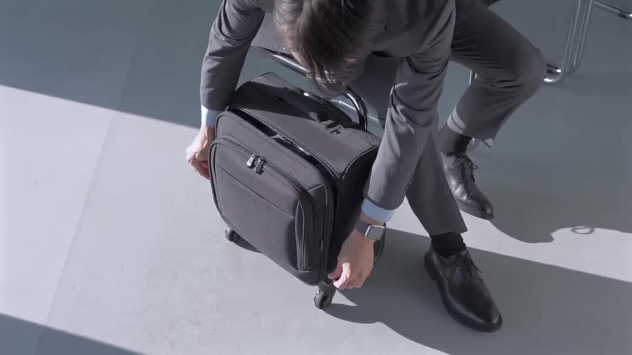 極美品 ANADesign ビジネスキャリーバッグ 機内持込可能 ビジネスバッグ ビジネスキャリーバッグ 横型 容量20L フロントオープン 4輪 1